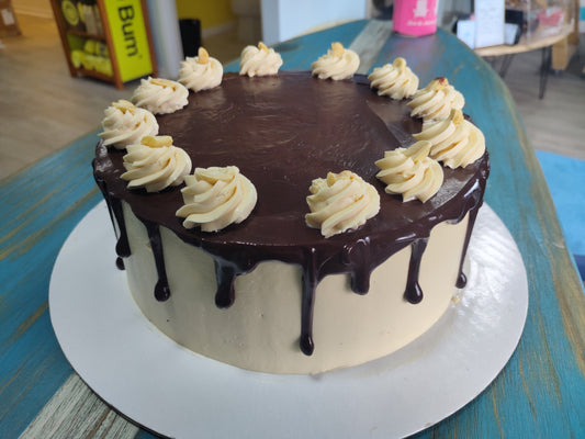 "Snickers" Cake